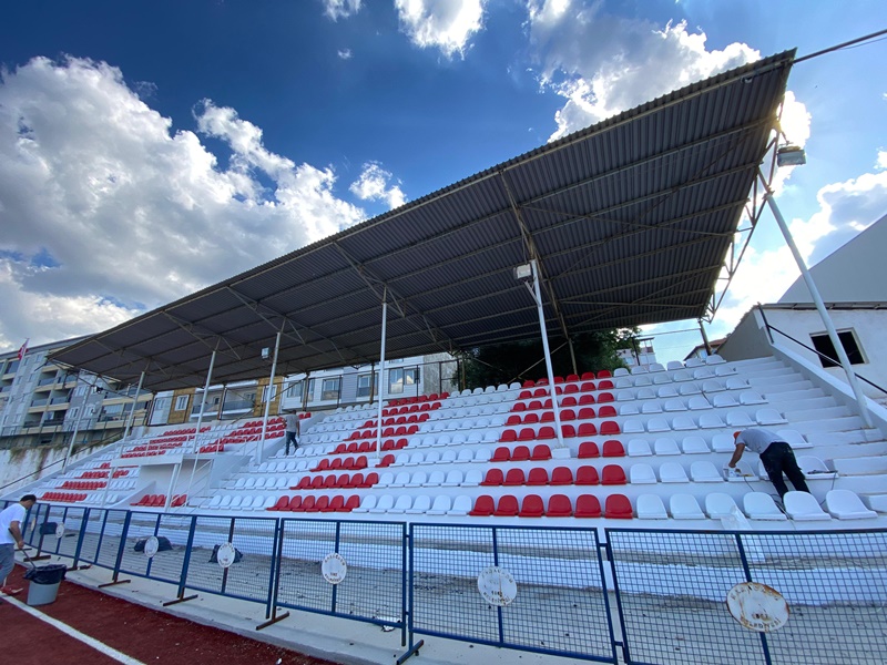 Gençlik Ve Spor İl Müdürlüğümüz Tarafından Karacasu Stadyumumuzda Bulunan Tribünümüzde Yenileme Çalışması Yapılmıştır
