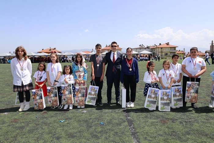 23 Nisan Ulusal Egemenlik Ve Çocuk Bayramımızın 105. Yılı Öğrencilerimizin Gösterileri Eşliğinde Büyük Bir Çoşkuyla Kutlandı